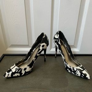 Jfl abstract black and white heels. Lightly worn